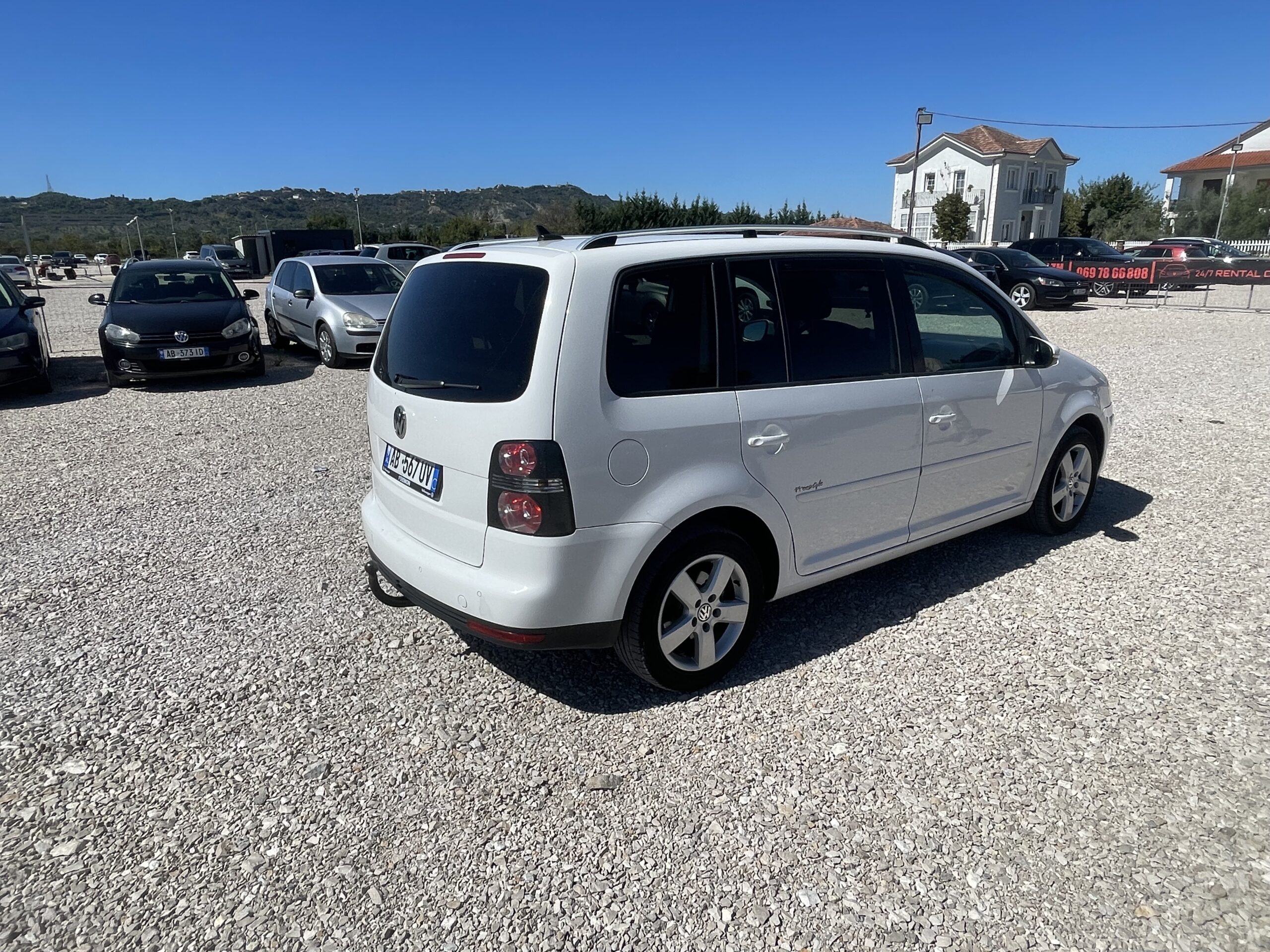 Volkswagen Touran - Image 3