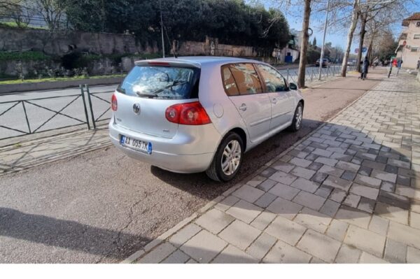Volkswagen Golf 5 - Image 3