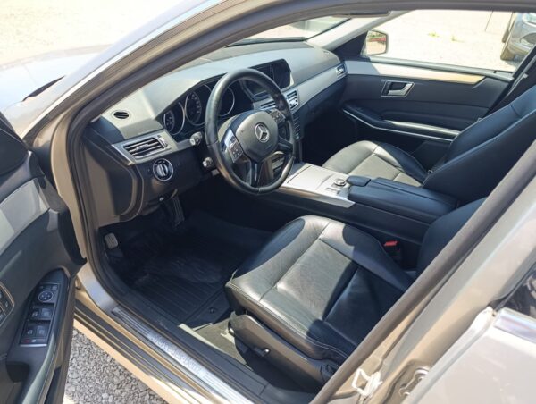 Mercedes-Benz E Class - Image 4