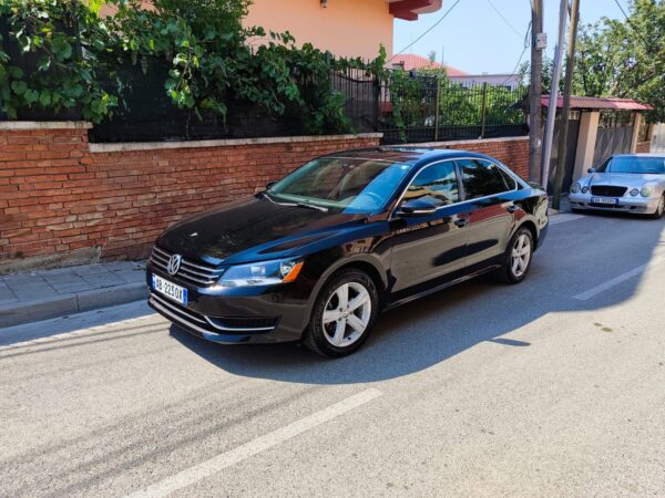 Volkswagen Passat - Image 2